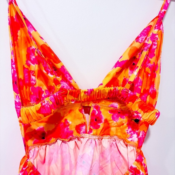 SHEIN Orange and pink floral dress with open back - Picture 7 of 7